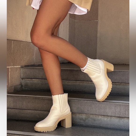 Dolce Vita | Cream Leather Booties - Picture 5 of 8